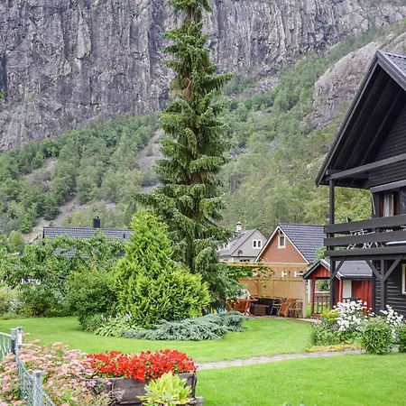 3 Bedroom Lovely In Fjæra