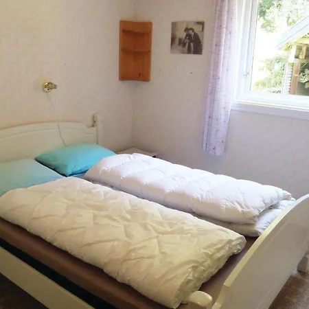 2 Bedroom Beautiful Home In Fjaera