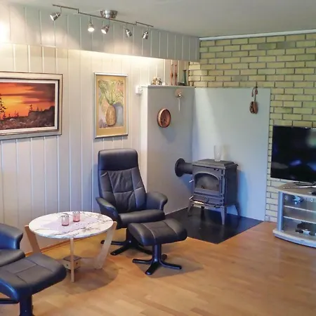 2 Bedroom Beautiful Home In Fjaera
