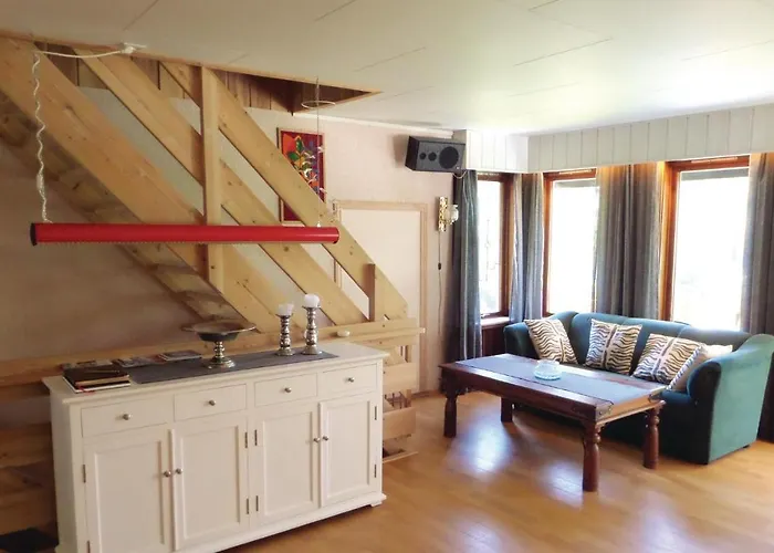 3 Bedroom Lovely In * Fjæra